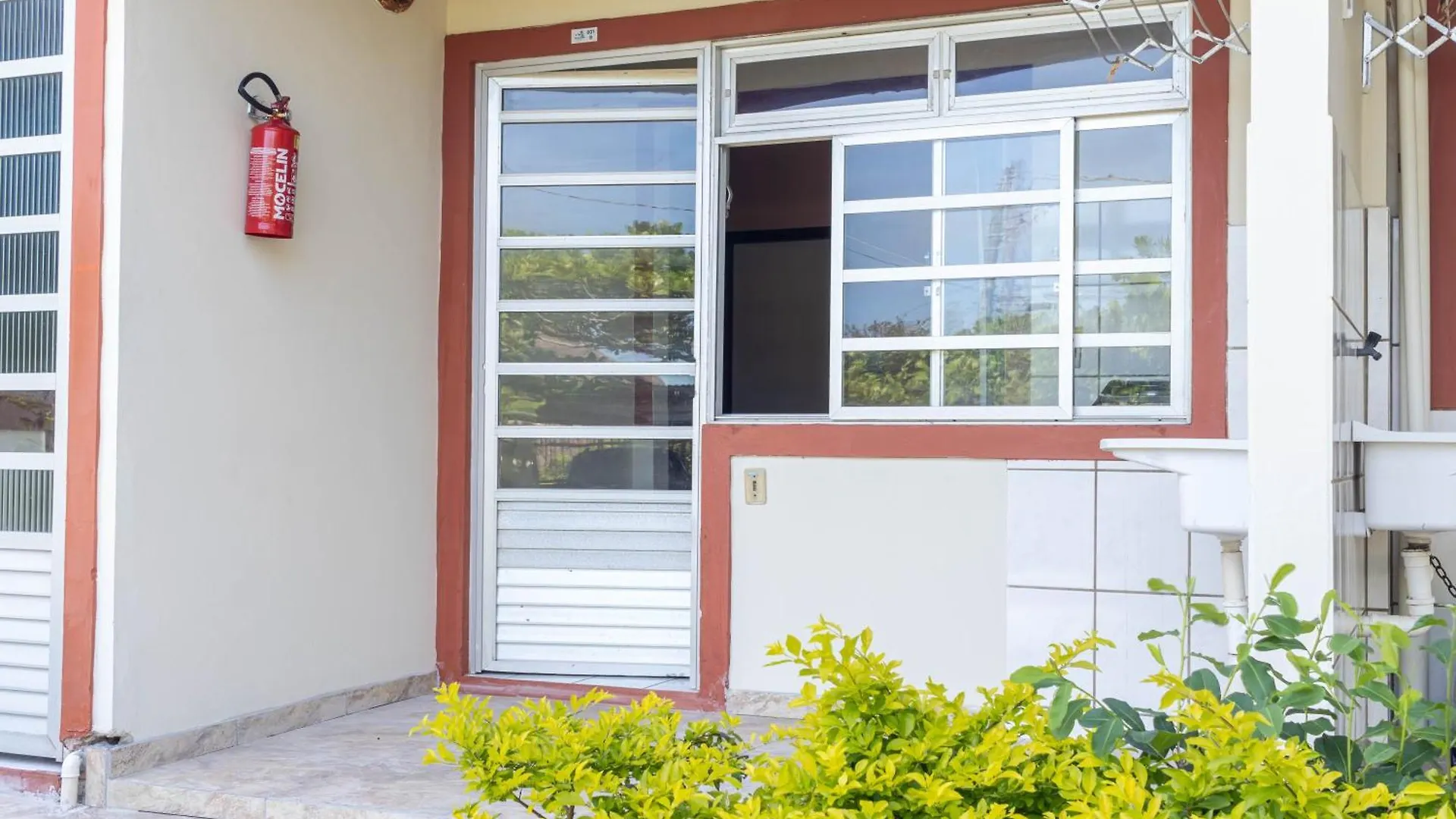 Praia Do Santinho Pousada Residence location